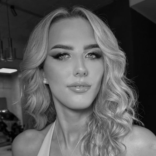 Aneta J.